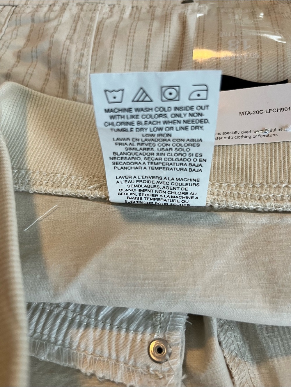 Lee Women’s Cream /Tan Striped Casual Mid Rise Waist 38” Size 18 Shorts NWT - Picture 5 of 11